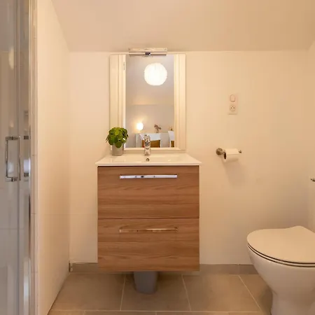 Charming With Private Pool בית נופש