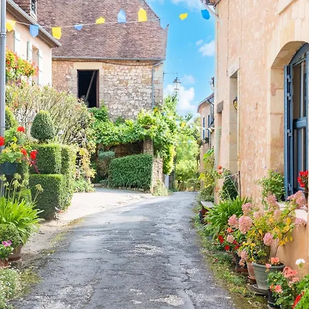 Charming With Private Pool Holiday home *