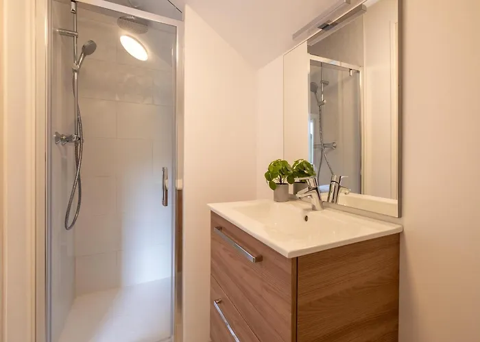 Charming With Private Pool 度假居