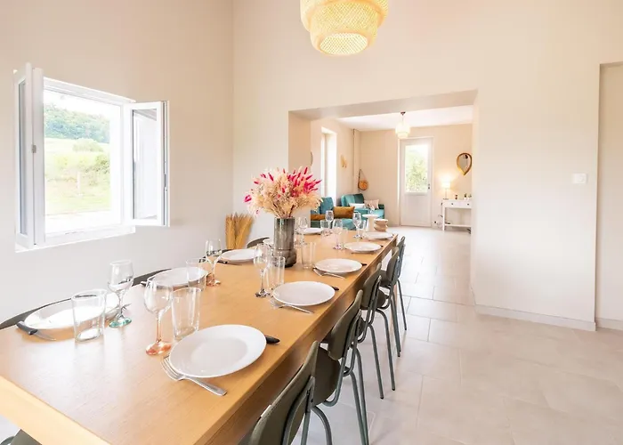 度假居 Charming With Private Pool