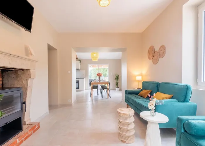 Charming With Private Pool 度假居