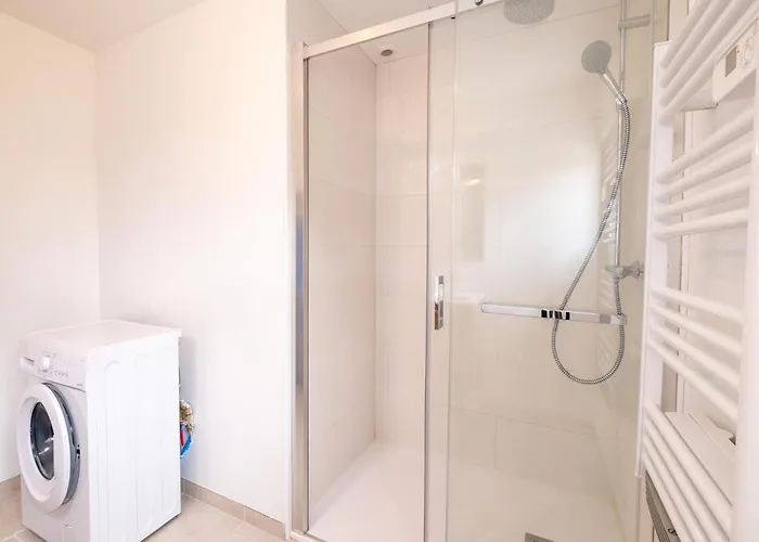 Charming With Private Pool