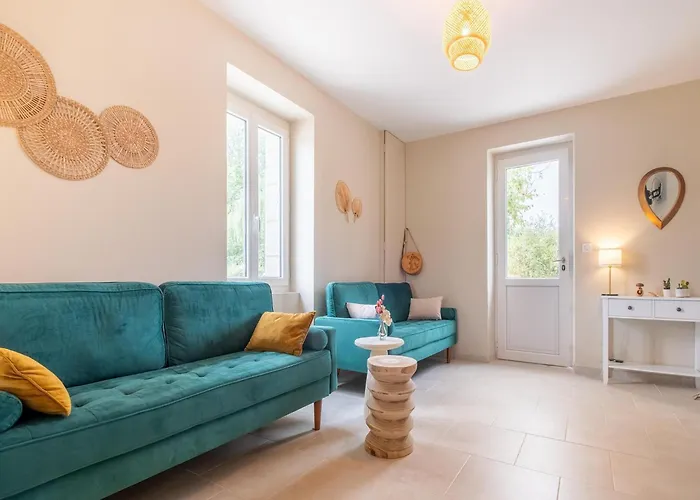 Charming With Private Pool Hautefort