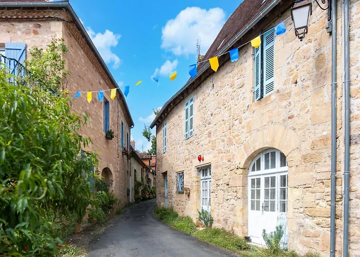 Charming With Private Pool 度假居 *